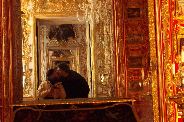 Stealing a kiss in a Private room in the Residenz in Munich