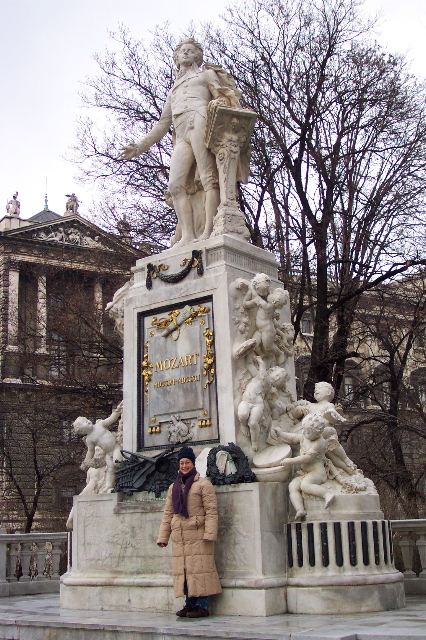 Mozart monument, Vienna