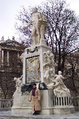 Mozart monument, Vienna